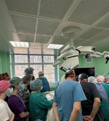 Львівські хірурги видалили 4-річному хлопчику пухлину діаметром 20 см