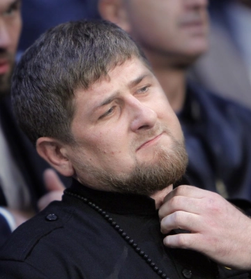 Мародерят и запугивают: Кадыров "наводнил" Донбасс своими военными