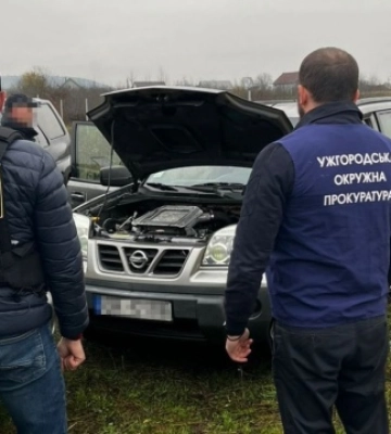 На Закарпатті викрито схему продажу автомобілів, завезених як гуманітарна допомога