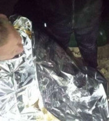 На Київщині поліцейські врятували із водяної пастки рибалку (фото, відео)