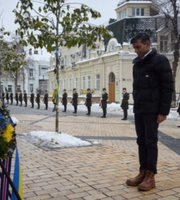 Зеленский и Сунак почтили память украинских защитников и жертв Голодомора (видео)