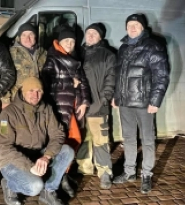 Рокитнівчани передали авто військовим