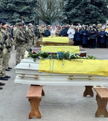Пішли у засвіти найкращі: Нововолинськ зустрів тіла чотирьох загиблих Героїв