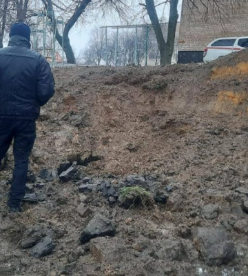 На Харьковщине рашисты ударили ракетами С-300 по школе и жилым домам