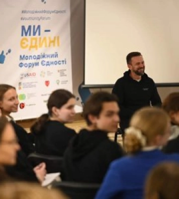 Голова Закарпатської ОВА зустрівся з молоддю, яка цими днями зібралася в Ужгороді
