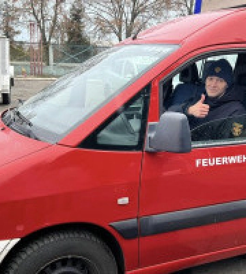 З німецького Бонна передали автомобіль для рятувальників Бучі