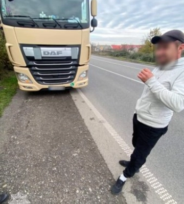 На Закарпатті водій фури пропонував хабаря патрульним поліцейським