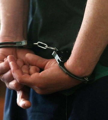 У Дніпропетровській області онук, який пиячить, знущався з бабусі