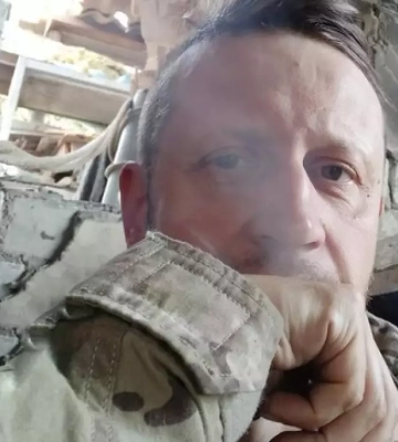 Журналіст/боєць ЗСУ Мирослав Откович: «Ракетні, бомбові удари Росії стерли фронт. Вагітні жінки, які гинуть у центрі Києва, так&amp;hellip;
