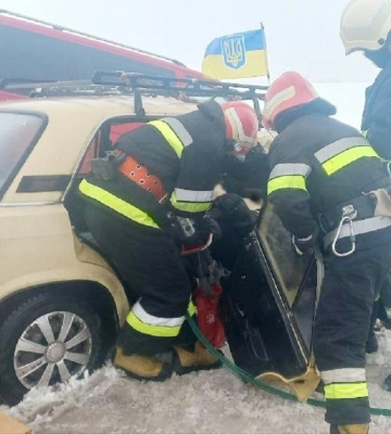 54-річна жінка загинула внаслідок зіткнення ВАЗ з мікроавтобусом на Хмельниччині