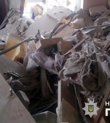 Ніч на Донеччині: рашисти поцілили у школу в Бахмуті, Вугледар та Водяне під ворожим вогнем