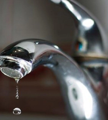 У Рівному через пошкодження водопроводу відключили воду на кількох вулицях