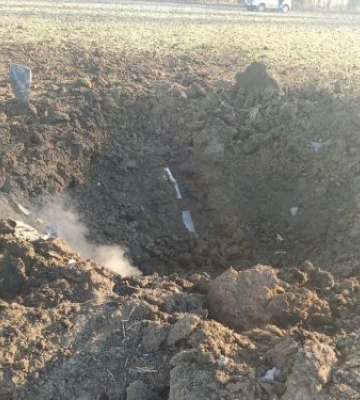 У Запорізькій області від прильоту ворожої ракети утворилася величезна впадина - відео