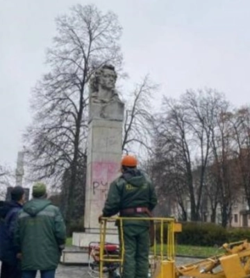 У Кременчуці демонтували погруддя Пушкіна