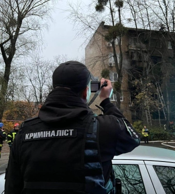Внаслідок ворожої ракетної атаки на Україну в Києві загинула людина