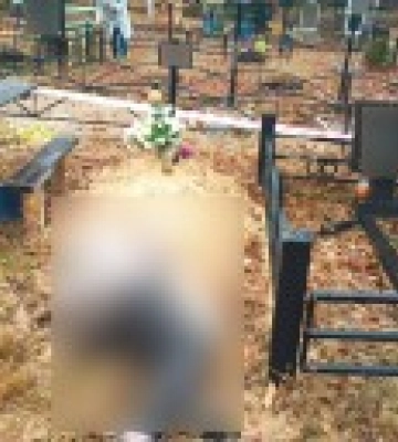 Була на цвинтарі: у Київській області уламки ракети вбили жінку