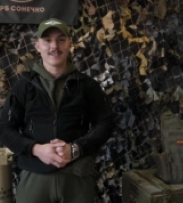 Льотчик з бригади, яка базується в Луцьку, виставив на благодійний аукціон трофейний рашистський бронежилет
