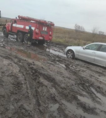 У Запорізькій області через зливи розмило &quot;Дорогу життя&quot;, якою люди виїжджали з окупації - відео