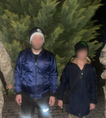 6 чоловіків, 5 жінок та 10 дітей: на Закарпатті затримали групу осіб, яка намагалися незаконно перетнути кордон