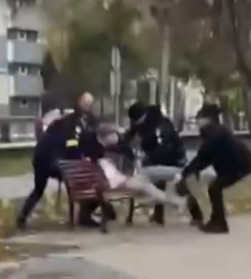 Не впустив нетверезого клієнта: в Одесі чоловік прострелив руку власнику закладу, - ВІДЕО