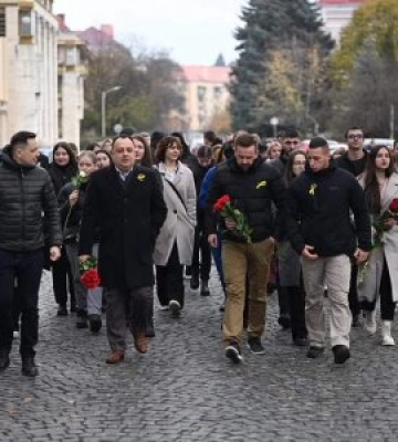 В Ужгороді вшанували пам’ять Героїв Революції Гідності (ФОТО)