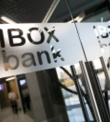 В IBOX BANK розповіли, де в Польщі можна поповнити українські банківські картки