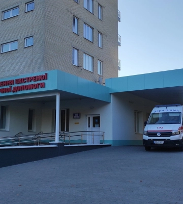 «Він не дихає»: у Луцьку врятували чоловіка, який втратив свідомість у магазині