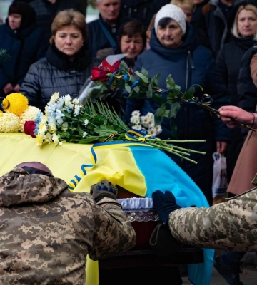 В Ужгороді провели в останню путь полеглого у війні за Україну Олега Копчу (ФОТО)