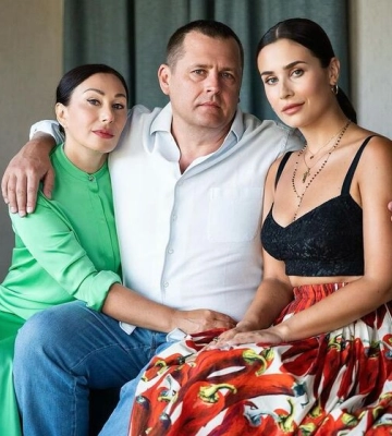 Дочь Филатова вышла в свет в платье на тонких бретельках. Жена мэра Днепра прокомментировала