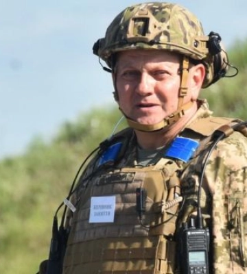 У Херсоні на постаменті вкраденого росіянами пам’ятника Ушакову, з’явилося зображення Залужного
