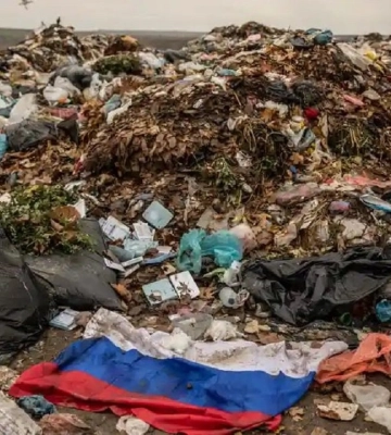 Жителі Херсона розповіли про тіла, які російські окупанти спалювали на звалищі