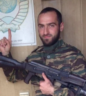 В Україні ліквідували чеченця, який позував з прив&#039;язаною до стовпа українкою у окупованому Донецьку