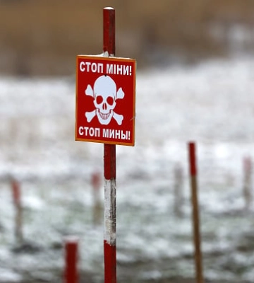 В ГСЧС сообщили, сколько территории Украины еще заминировано оккупантами