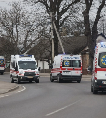 Во время бегства из Херсона оккупанты украли 17 автомобилей скорой помощи — Минздрав