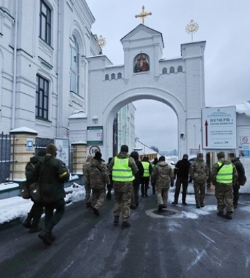 СБУ проводит проверку в Киево-Печерской Лавре