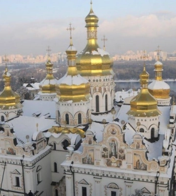 СБУ і Нацполіція проводять перевірку в Києво-Печерській лаврі.