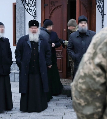 СБУ, Нацгвардія та поліція прийшли до Лаври