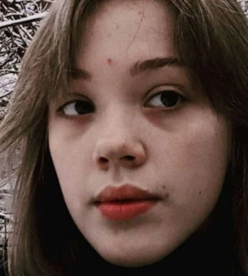Ушла на учебу и не вернулась: в Днепре и области разыскивают 15-летнюю девочку