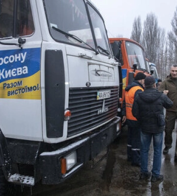 Техніка, продукти, будівельні матеріали, - Кличко повідомив, що допомога від Києва вже вирушила у Херсон. ФОТОрепортаж