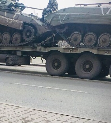 Рашисти масово переміщують техніку та поки живу силу у Запорізьку область
