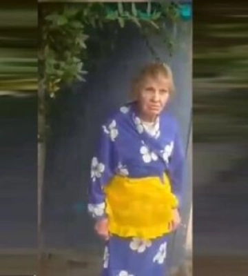 &quot;Это Украина? Я не принимаю пенсию у русских&quot;, - волонтеры привезли продукты и деньги пожилой женщине в освобожденном Херсоне. ВИДЕО