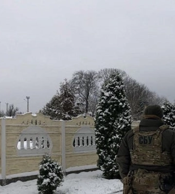 СБУ обшукує Корецький та жіночий монастирі на Рівненщині