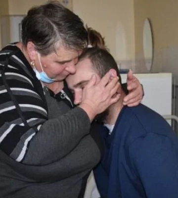 Вибух міни під ногами не залишав шансів: у Дніпрі врятували жителя Бахмута