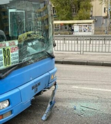 У Дніпрі неадекватний пасажир напав на водія автобуса