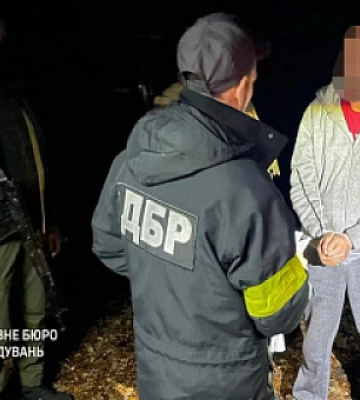 ДБР затримало зрадника, який перед звільненням Херсону випустив ув’язнених