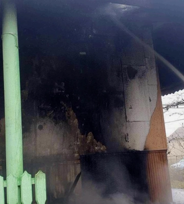 На Виноградівщини ледь не згорів житловий будинок