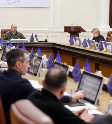 "Не шукайте чорну кішку в темній кімнаті": Шмигаль пояснив, чому в деяких містах частіше вимикають світло