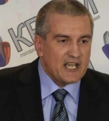 Эвакуация из Крыма не планируется: Аксенов заявил, что &quot;все спокойно&quot;