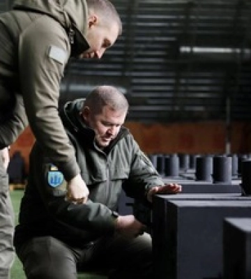 Дмитро Лунін: Полтавщина допомагає ЗСУ пройти зиму – передала сотні пічок-буржуйок