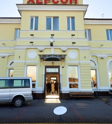 Укрзалізниця готується до відновлення руху в нещодавно звільнений Херсон (ФОТО)